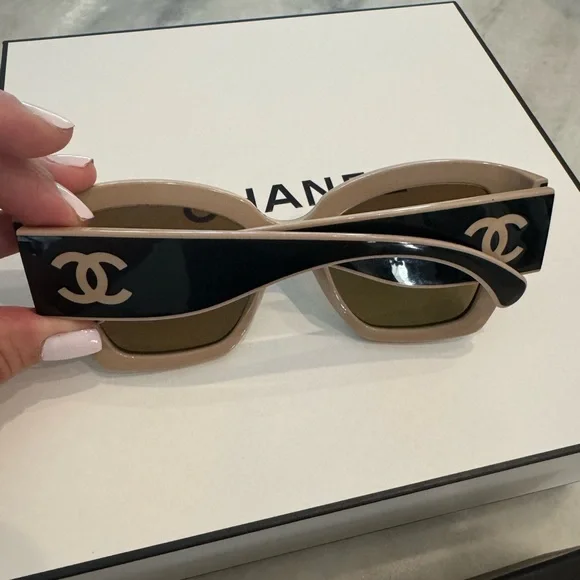 CHANEL Black Glasses Sleek Modern Design